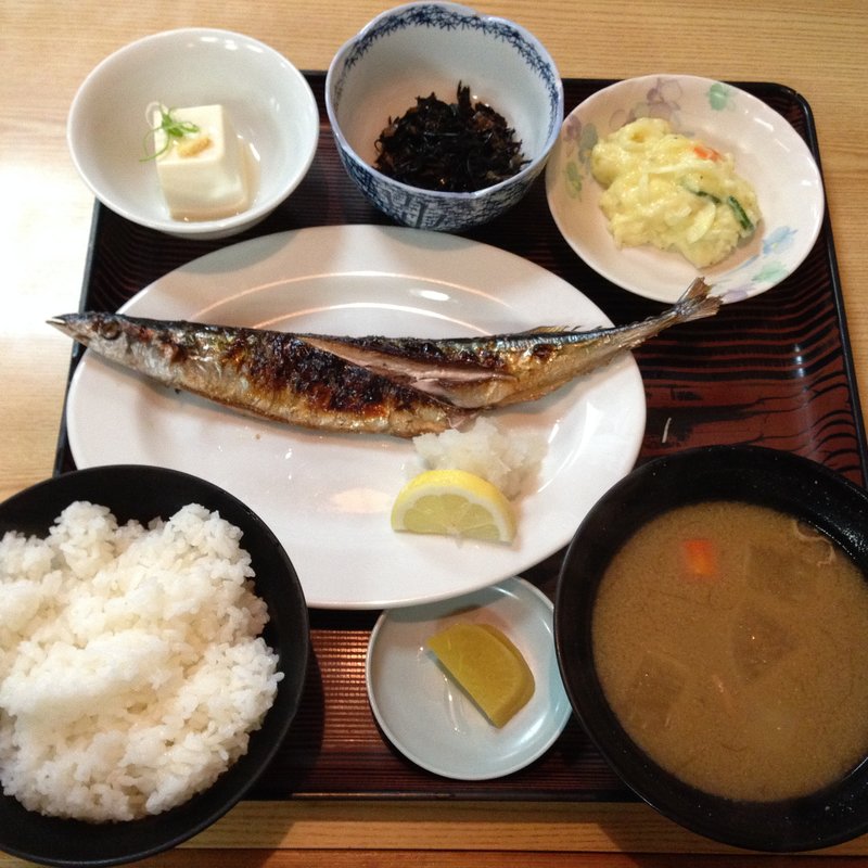 さんま塩焼とん汁(千里)