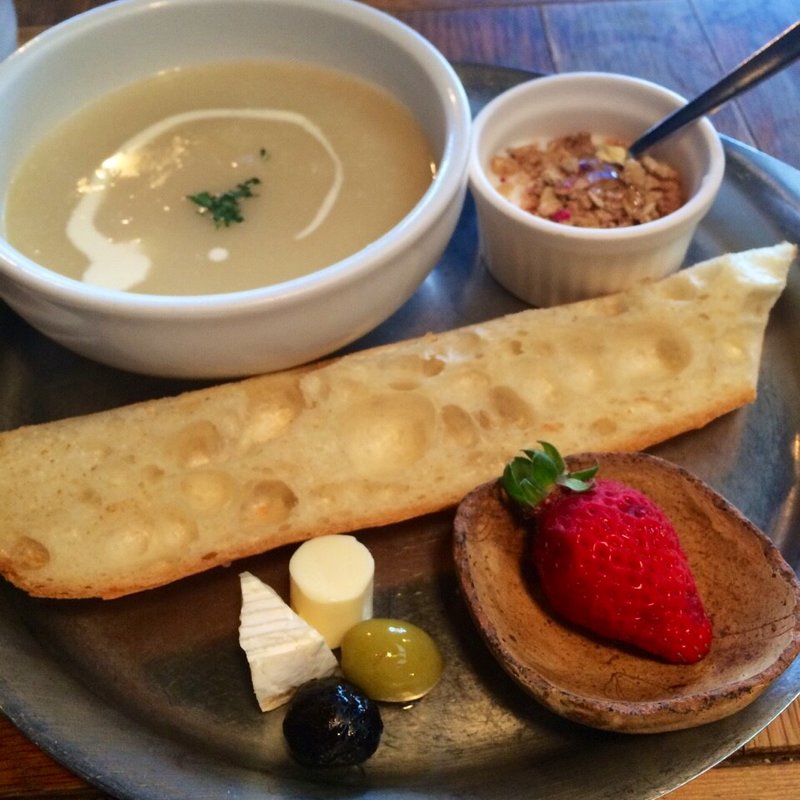 C　たっぷりスープとパン(かもがわカフェ )