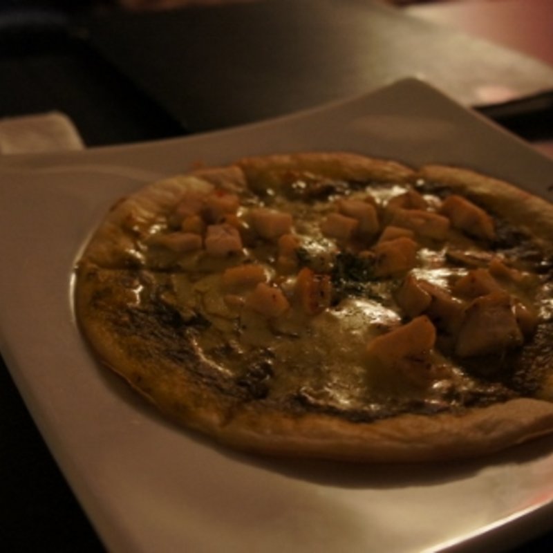 ハーブチキンのバジルソースピザ(グリーンハウス シルバ)