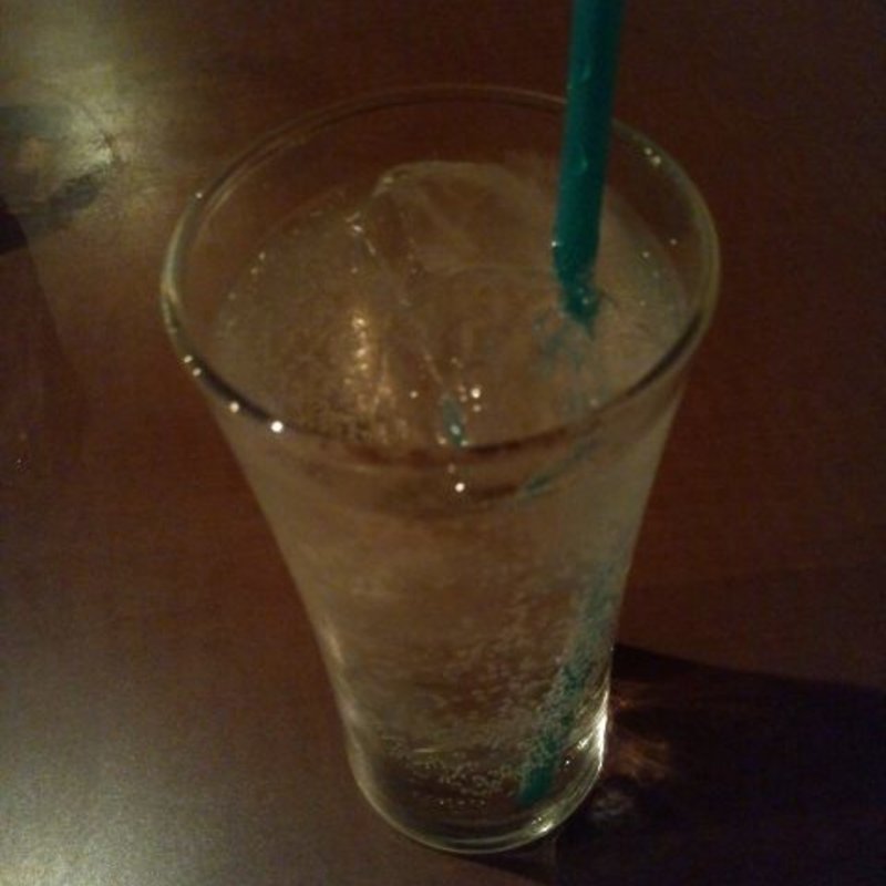 エルダーフラワーソーダ(こだわりお肉と菜園料理 カムラッド 調布店 （comrade【旧店名】Chinese + Italian Dining comrade）)