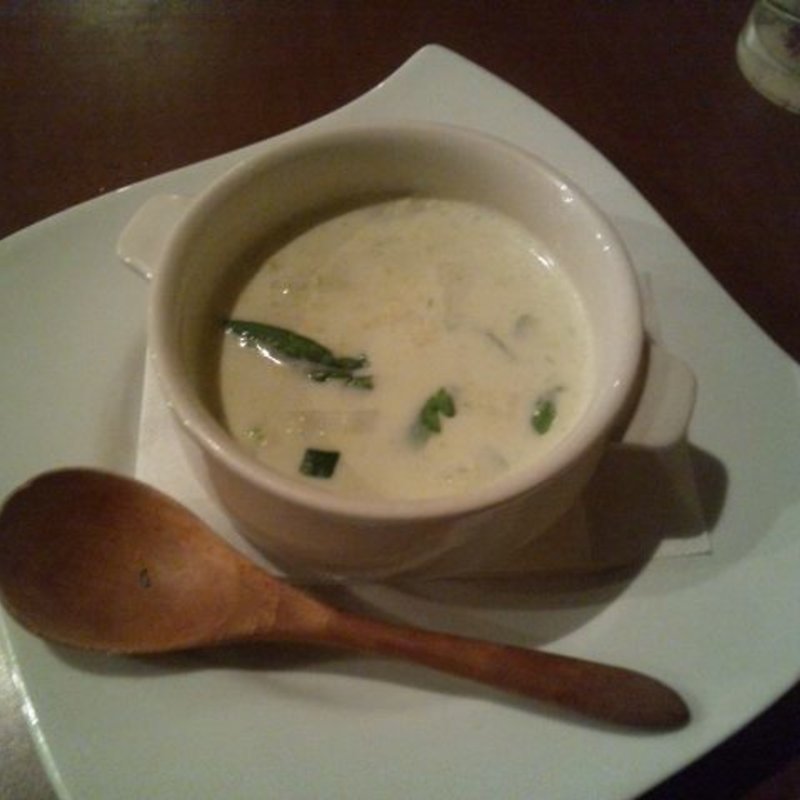 春やさいとパルメザンチーズのクリーミーアスパラスープ(こだわりお肉と菜園料理 カムラッド 調布店 （comrade【旧店名】Chinese + Italian Dining comrade）)