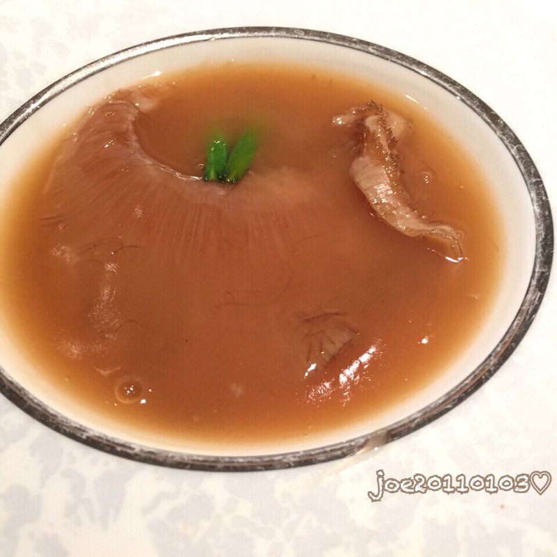 ふかひれの姿煮込み(中国料理「星ヶ岡」)