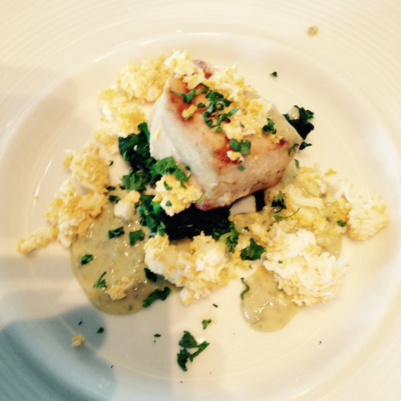 カジキ鮪のグリル 菜の花とグリビッシュソース(OCEAN Casita)