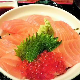 鮭親子丼(男鹿半島 東陽町店)