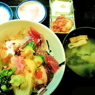 海鮮丼(居酒屋くろ兵衛)
