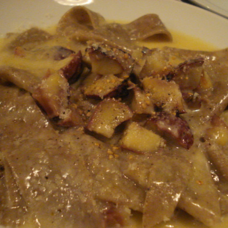 いろんなチーズのパスタ(文世食堂)