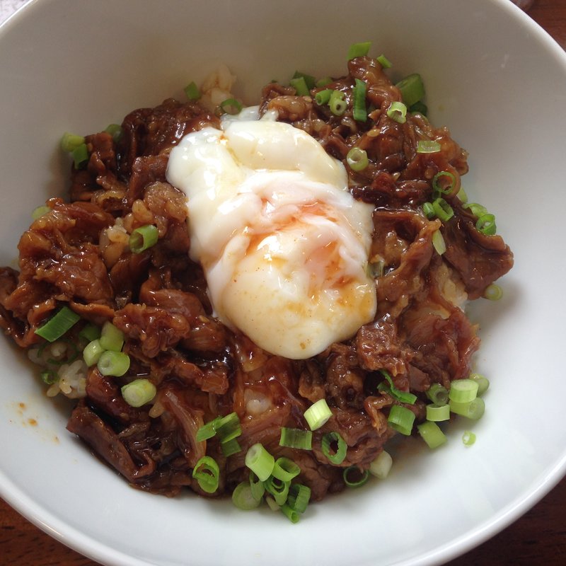 温玉のせカルビ丼(positive cafe)