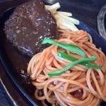 ハンバーク＆ナポリタンランチ(肉の万世 新橋店)