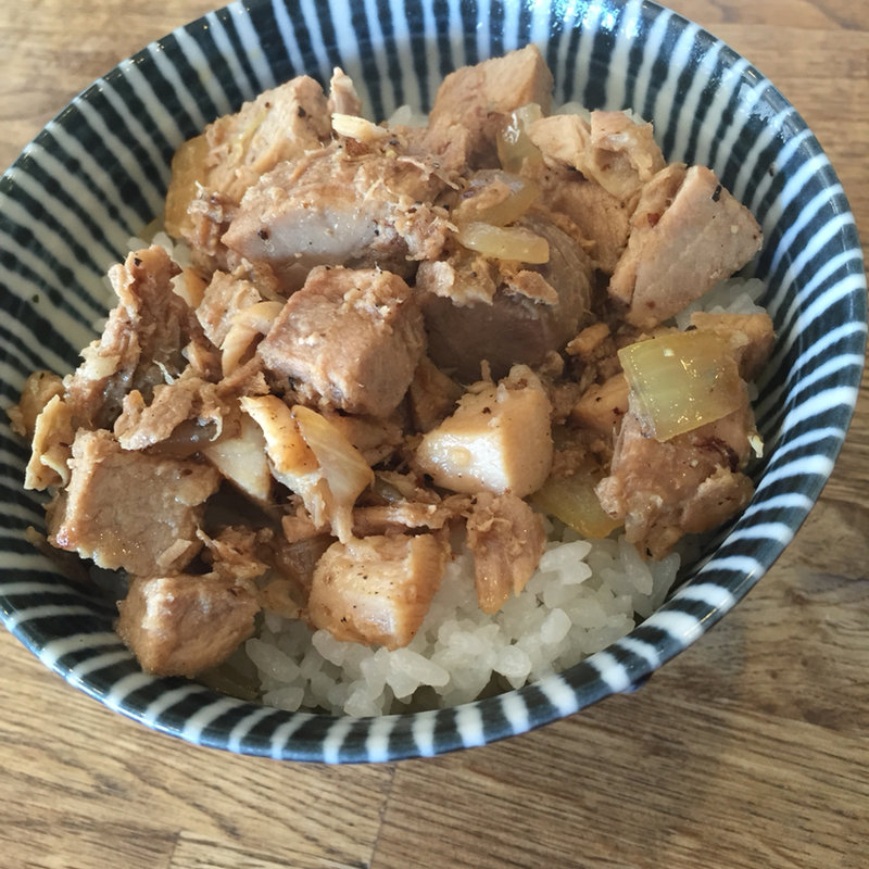 チャーシュー丼(麺屋 すみす)