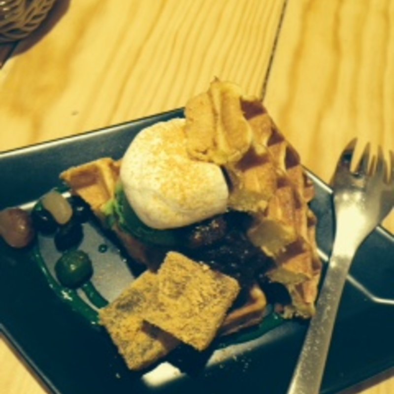 黒豆ときなこのクリームワッフル(こなな エキマルシェ大阪店)