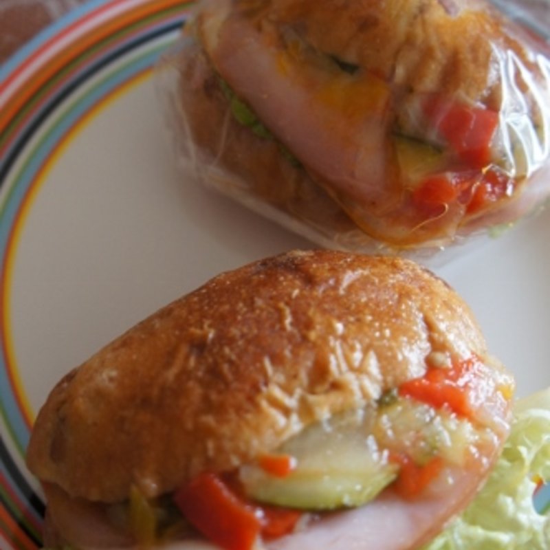 ラタトゥユとロースハムのサンド(Place de Pasto （プラス ドゥ パスト）)