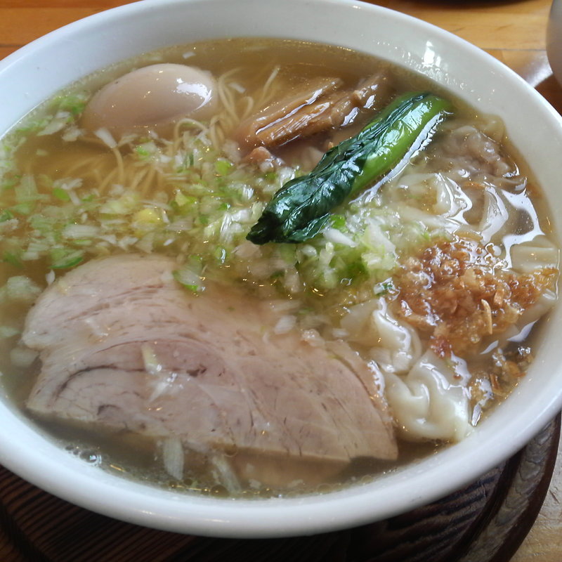 塩ワンタンめん＋とろ～り半熟味付玉子(心麺)