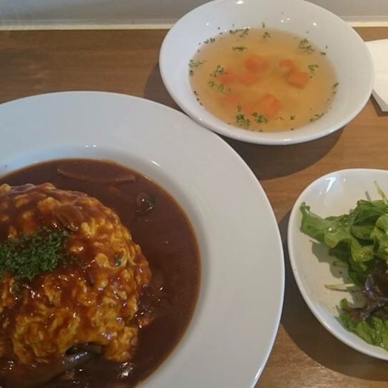 ふわとろオムライス(リバーサイドカフェワンピース )