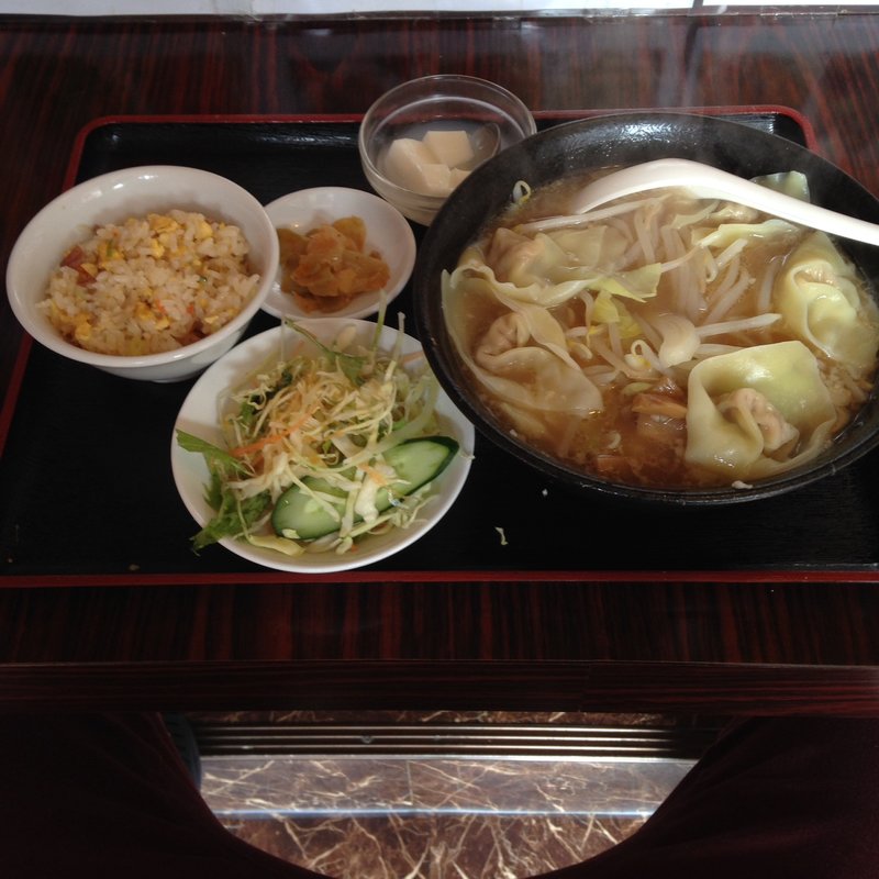 ワンタンメンセット(四川食府)