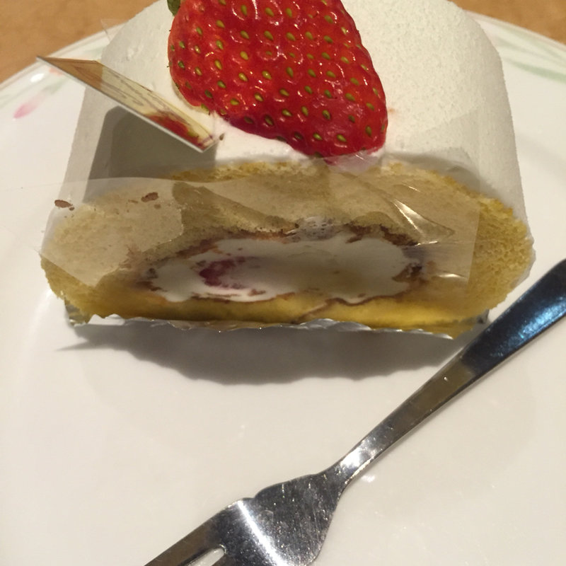 セットケーキ ロールケーキ(ファミリーガーデン)