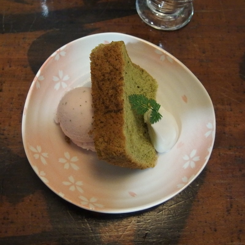 デザート　シフォンケーキ(酒菜 な嘉屋 （しゅさい なかや）)