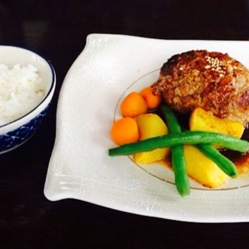 黒屋風ハンバーグ(ビストロ黒屋 （クロヤ）)