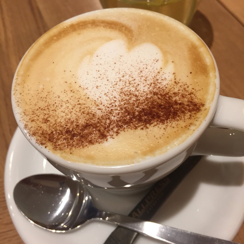 カプチーノ(一歩一歩のカフェ食堂)