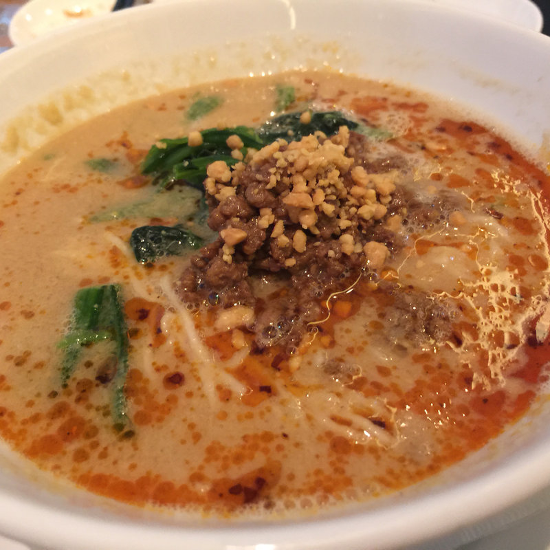 担々麺(DIM JOY 梅田店)