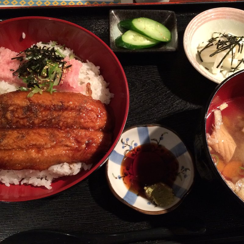 さんまのネギトロ丼(けむり屋 牛ぉ～鳥こう)