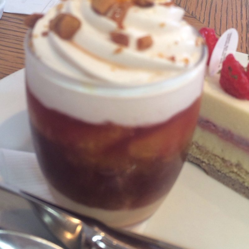 サバラン ヴァン ルージュ(パリ・セヴェイユ)