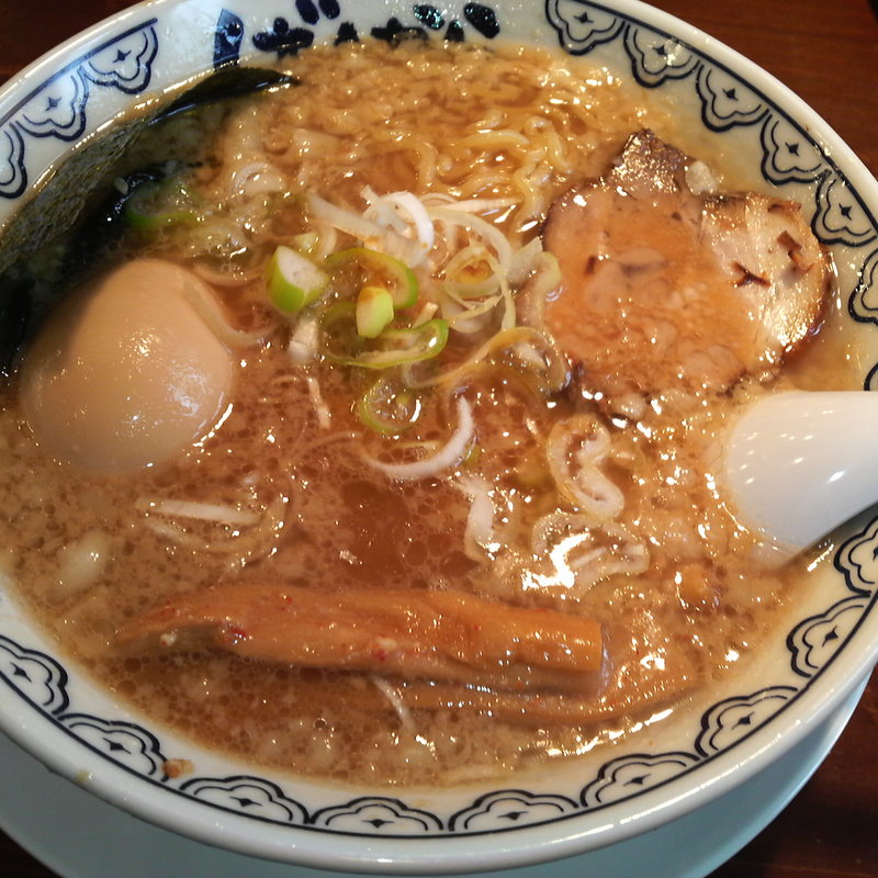 濃厚醤油 ・ 味玉ばんから (東京豚骨拉麺 ばんから  柏豊四季店)