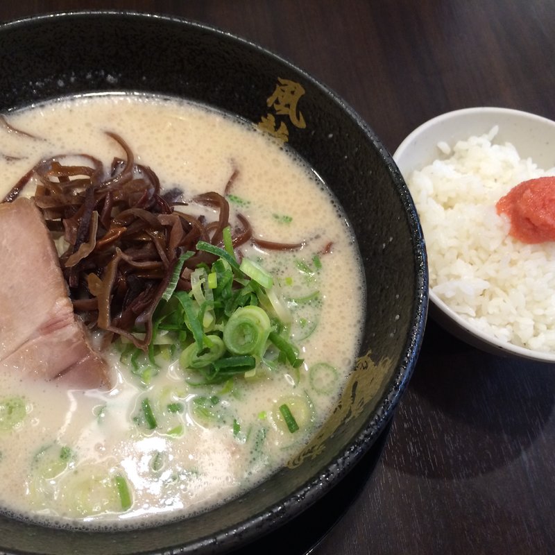 チャーシューラーメン(とんこつラーメン 博多風龍 上野店)