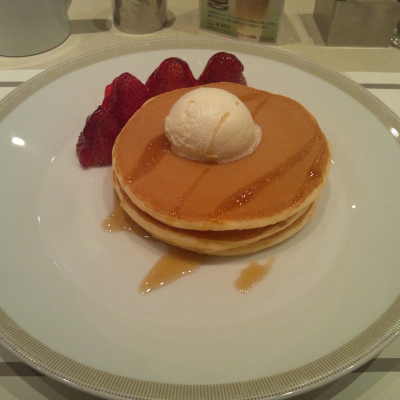 インペリアルパンケーキ いちご添え(パークサイドダイナー Parkside DINER)