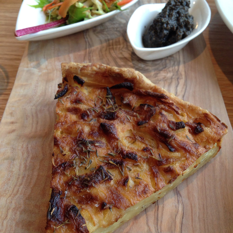 キッシュ(apéro. wine bar AOYAMA)