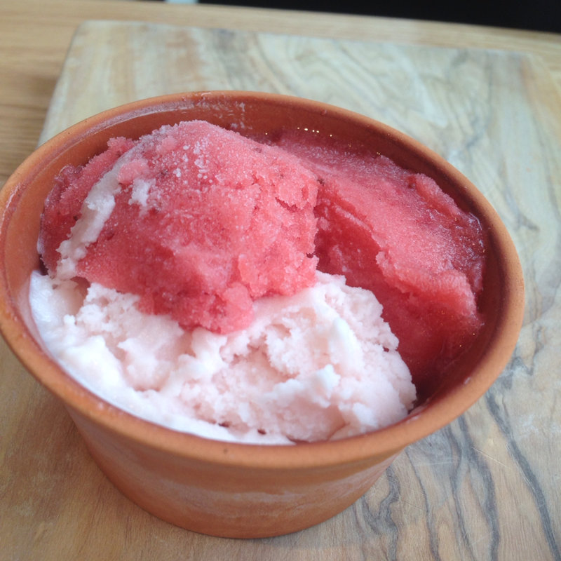 あまおうのジェラート(apéro. wine bar AOYAMA)