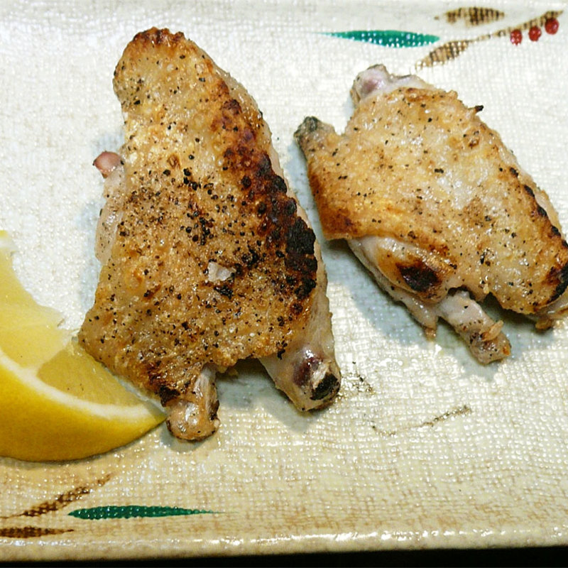 若鳥手羽先(新梅田食道街の焼き鳥・大阪一とり平 本店)