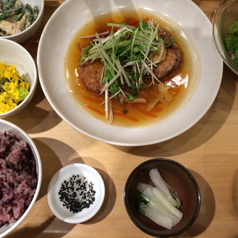 五穀ひじきと豆腐のハンバーグ野菜あん(おぼんdeごはん 新宿ミロード店 )