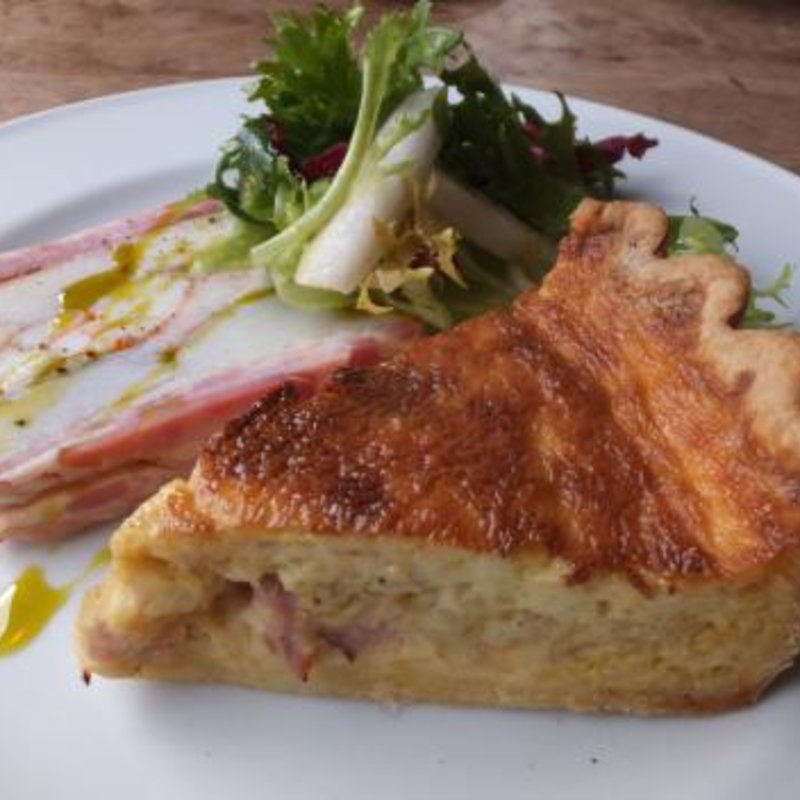 キッシュプレートのランチ(cafe&bar anthem)