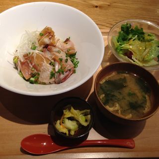 定食  カンパチ丼(おぼんdeごはん 東京ドームシティ ラクーア店)