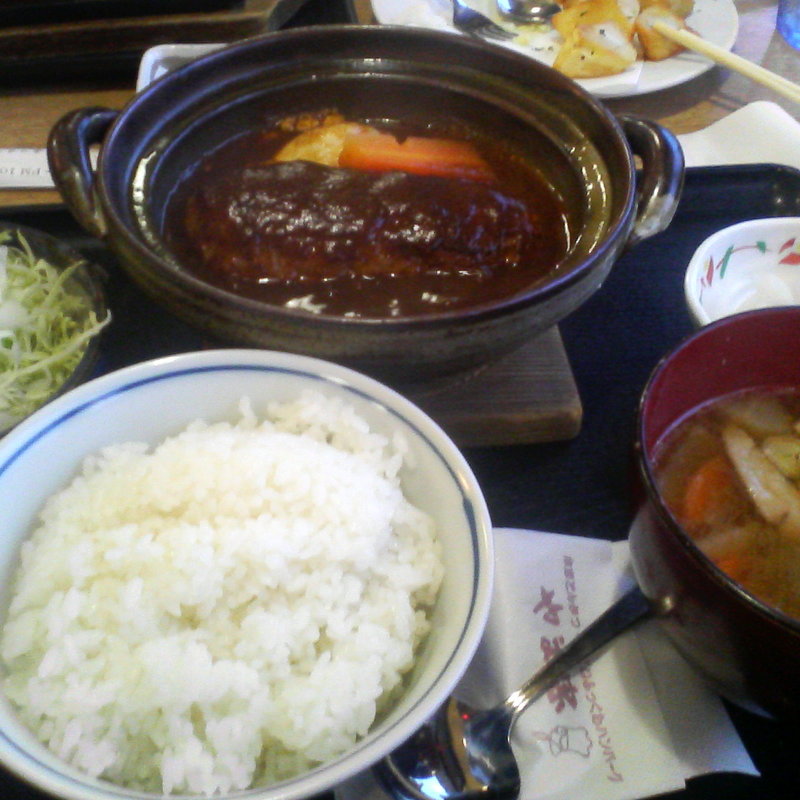 煮込みハンバーグ定食(やま忠 （やまちゅう）)