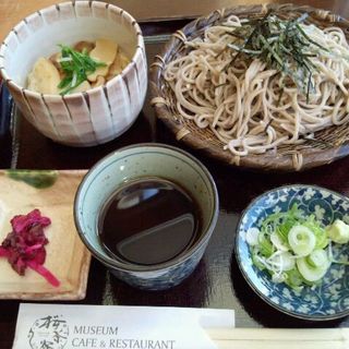 松茸飯と蕎麦のセット (和食処 桜茶寮)