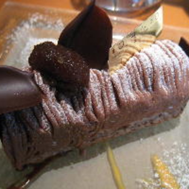 ケーキと紅茶のセット(CHOCOLATIER PALET D'OR ショコラティエ パレ ド オール)