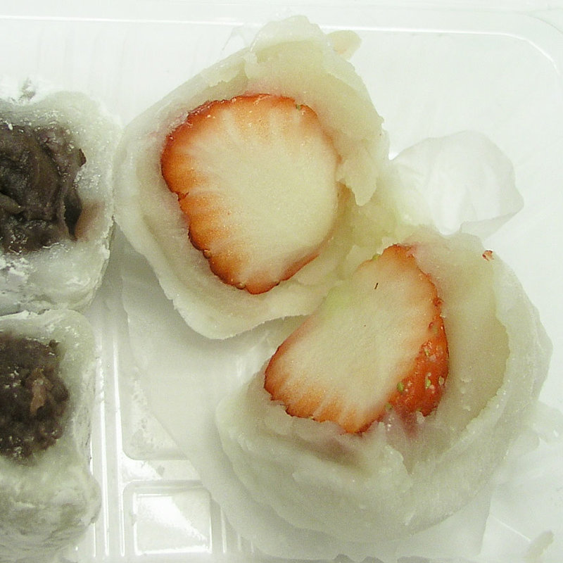 いちご餅(竹紫堂)