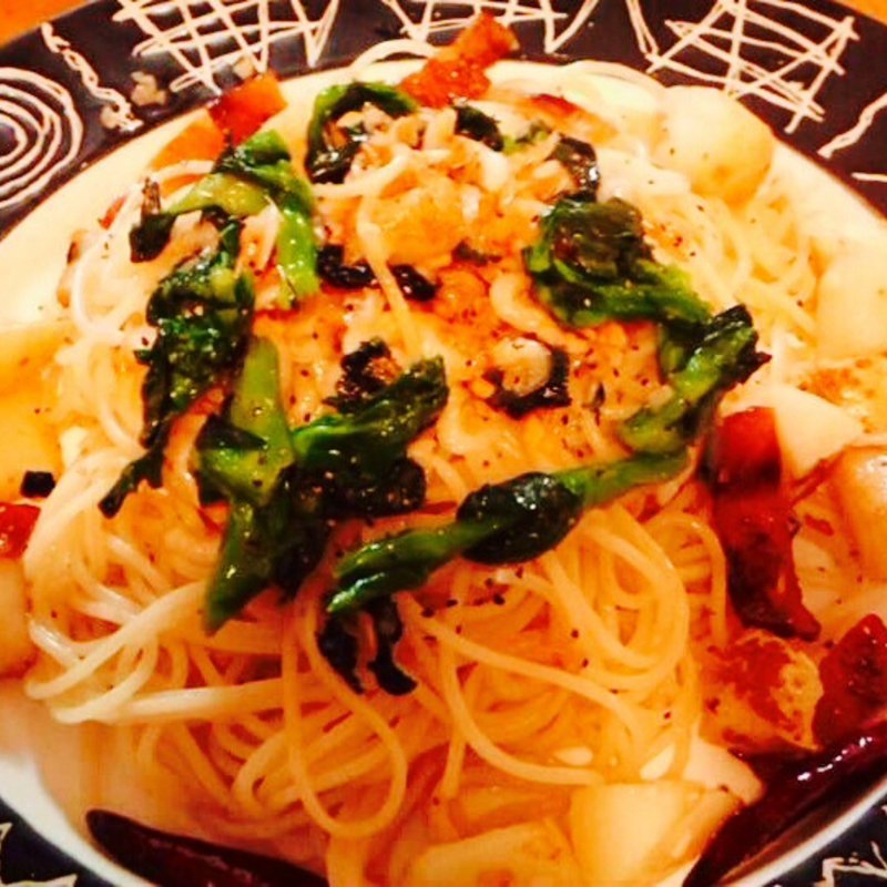 釜揚げ桜海老と菜の花のペペロンチーノ(ChaChaMaLu)