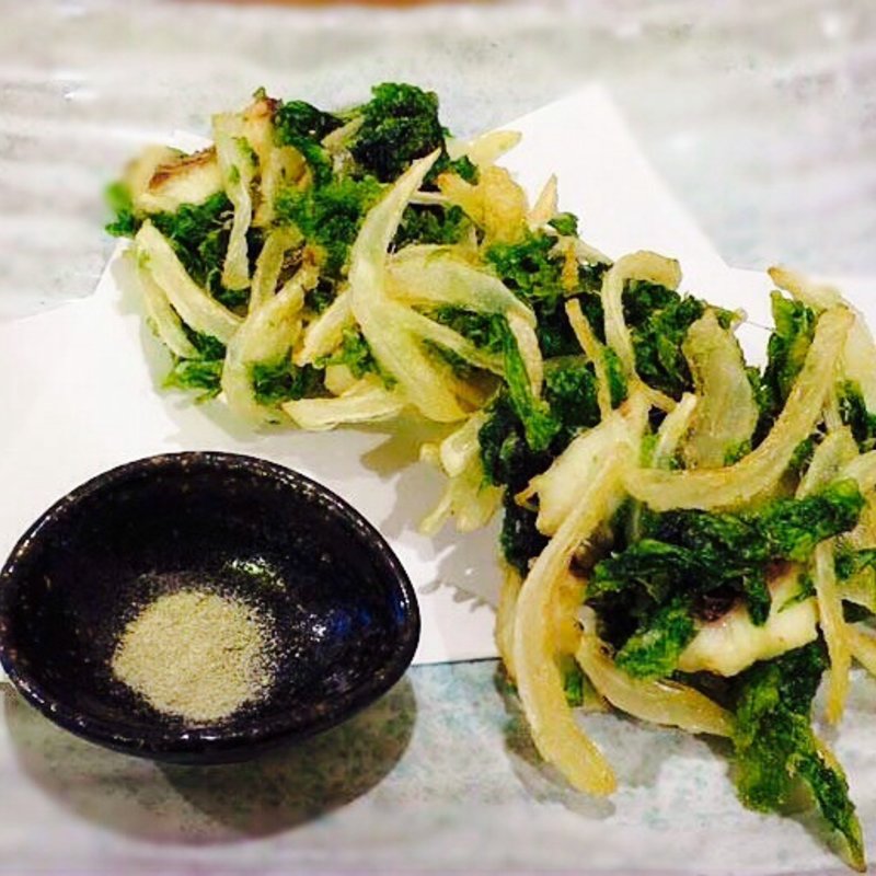 アオサと新タマネギのかきあげ(かかの掌 )