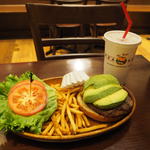 アボカドバーガー(クアアイナ 三井アウトレットパーク木更津店 （KUA AINA）)