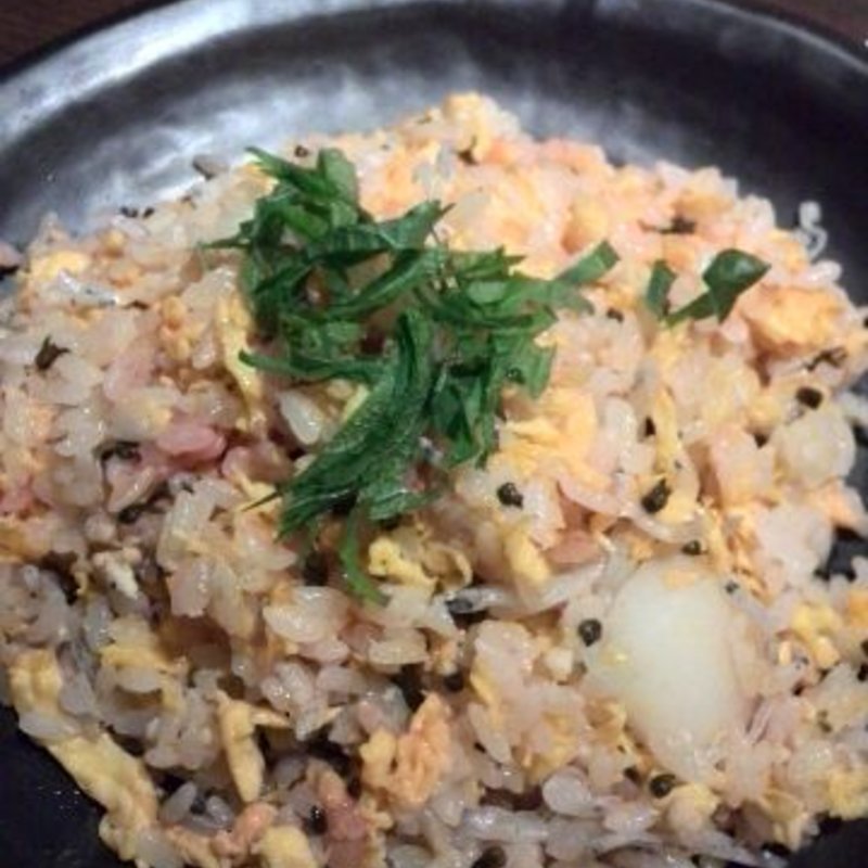かちりジャコと紫蘇の実の梅肉風味チャーハン(ロンフーダイニング ダイバーシティー東京店 )