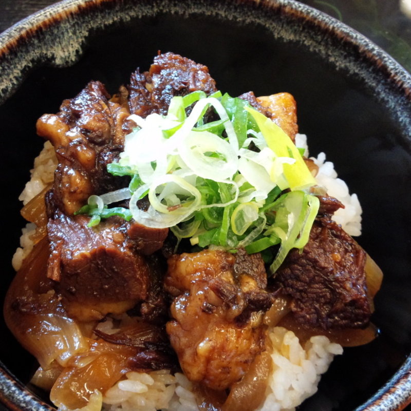 但馬牛角煮丼(道の駅 村岡ファームガーデン （ムラオカファームガーデン）)