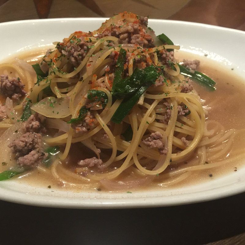 艶ポークミンチとニラのオイルパスタ(GIALLO（ジャッロ）レストラン&バー)