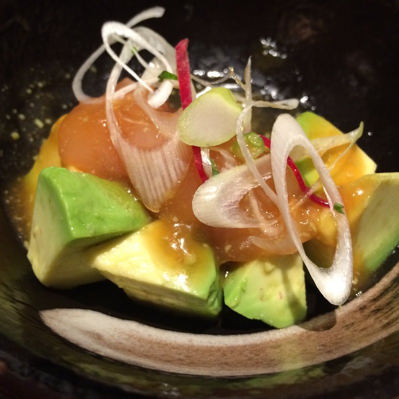 アボカドとささみの山葵醤油和え(炭焼地鶏 煽（あおり）)