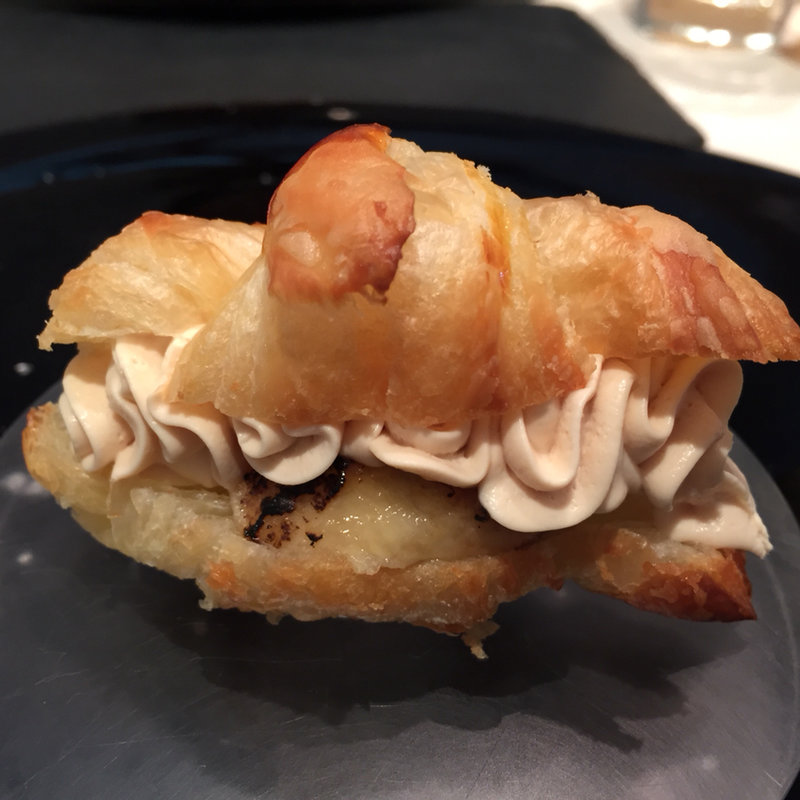 フォアグラクロワッサン(Restaurant AIDA 恵比寿)