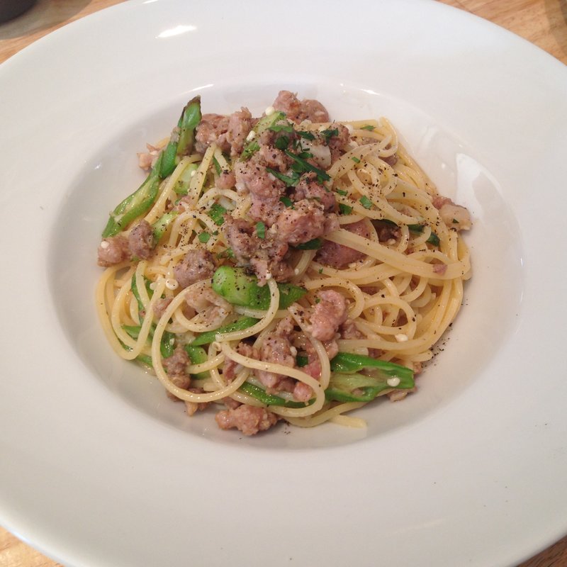 サルシッチゃとオクラのアーリオオーリオ　スパゲティ(アダッキオ)