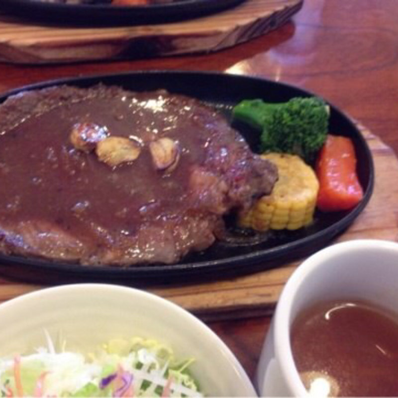 リブステーキ(あかい自転車)