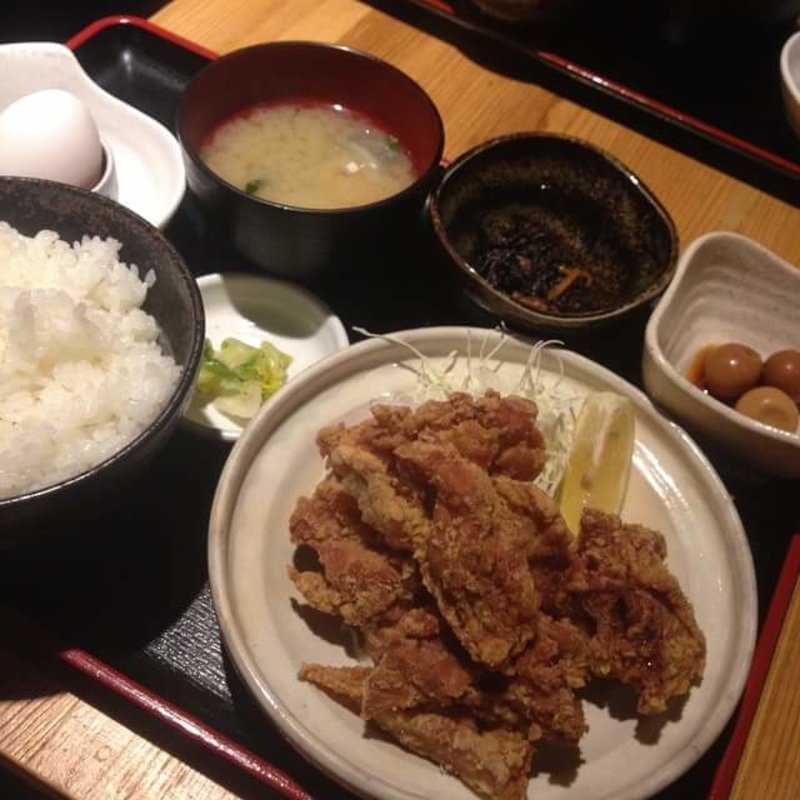 唐揚げ定食(だんらん家)