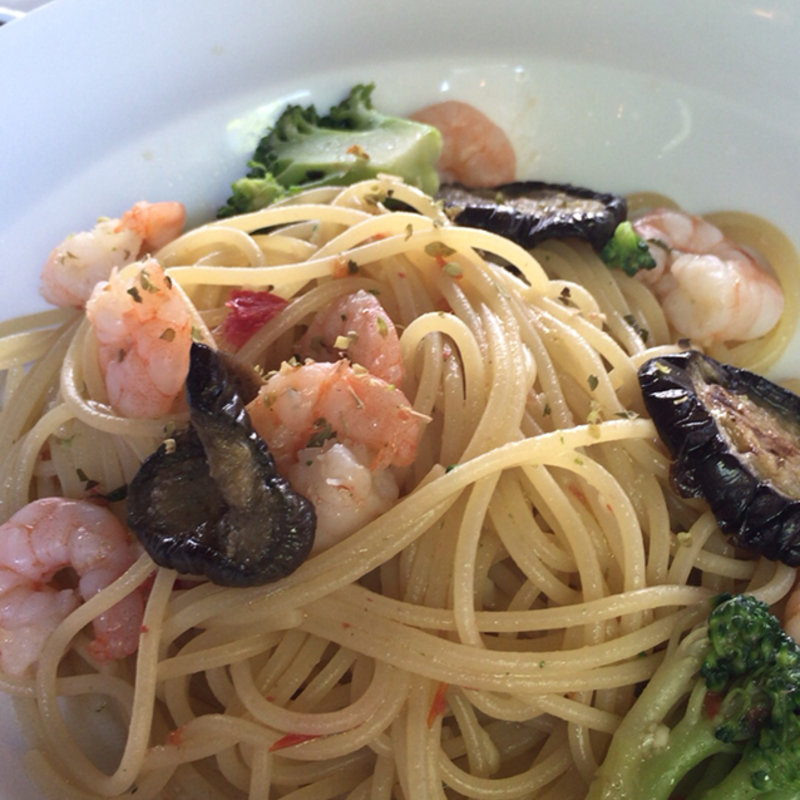 エビとナスのオリーブオイルパスタ(カフェ ミケランジェロ)